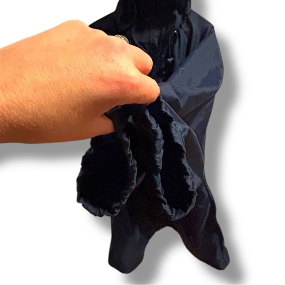 M’s Speedo XL Navy Hooded Windbreaker.  Excellent Condition. - Picture 5 of 13